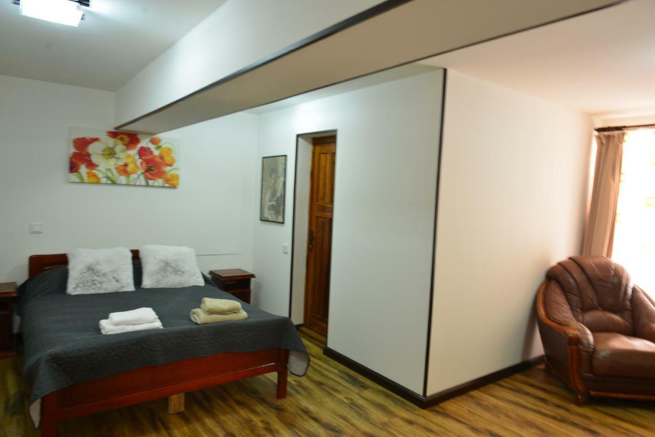 Hotel Casa Caprioara Petroszany Zewnętrze zdjęcie